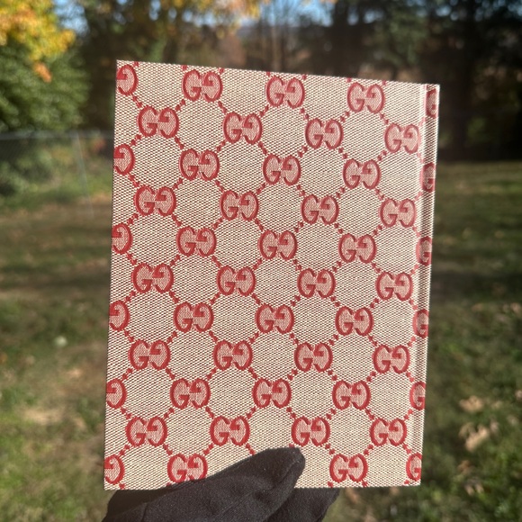 Gucci 2fer Gucci Notebook & Gucci Beauty Velvet Zip Top Pouch NWOT Bundle - Picture 4 of 10